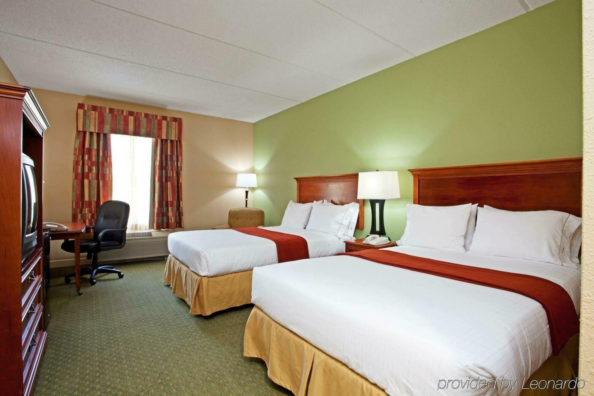 Holiday Inn Express Hotel & Suites Conover - Hickory Area By Ihg Exterior photo